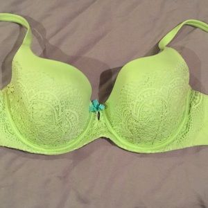Victoria’s Secret 34DDD bra